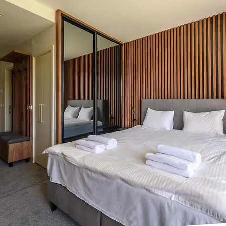Waterfront Residences - Na Vodi Apartman *